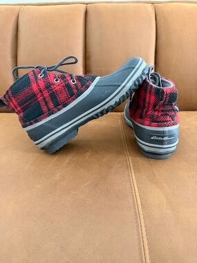 Eddie Bauer Red and Black Plaid Women’s Waterproof Duck Boots size 8